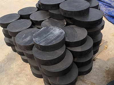 桓仁县板式橡胶支座由若干层橡胶片与薄钢板经加压硫化